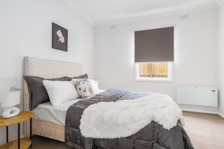 Easy Living in the Heart of Belmont! - Photo 2