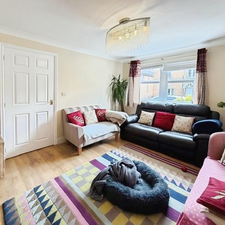 4 bedroom property to rent - Photo 1