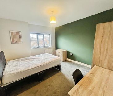 1 bedroom in a house share to rent - Photo 4