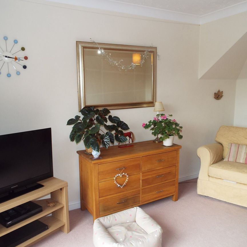 2 bedroom house to rent - Photo 1