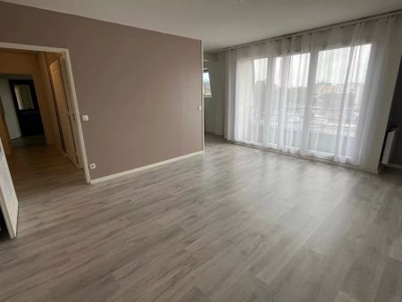 Location Appartement 3 pièces 62 m2 à Valenciennes - Photo 2