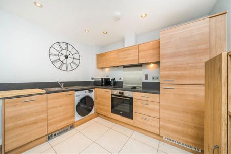 2 bedroom flat to rent - Photo 4