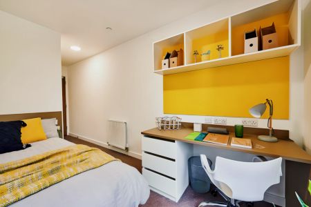 5 Bed En-suite Upper Floors - Photo 4