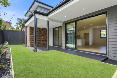 2/4 Gordon Avenue, Oakleigh East - Photo 3
