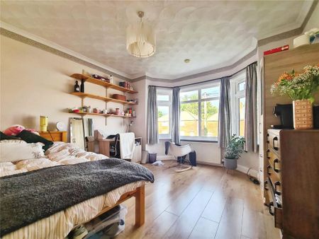 4 bedroom semi-detached house to rent - Photo 5