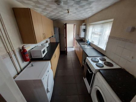 4 Bed House To Let On Brook Street, Pontypridd - Photo 5