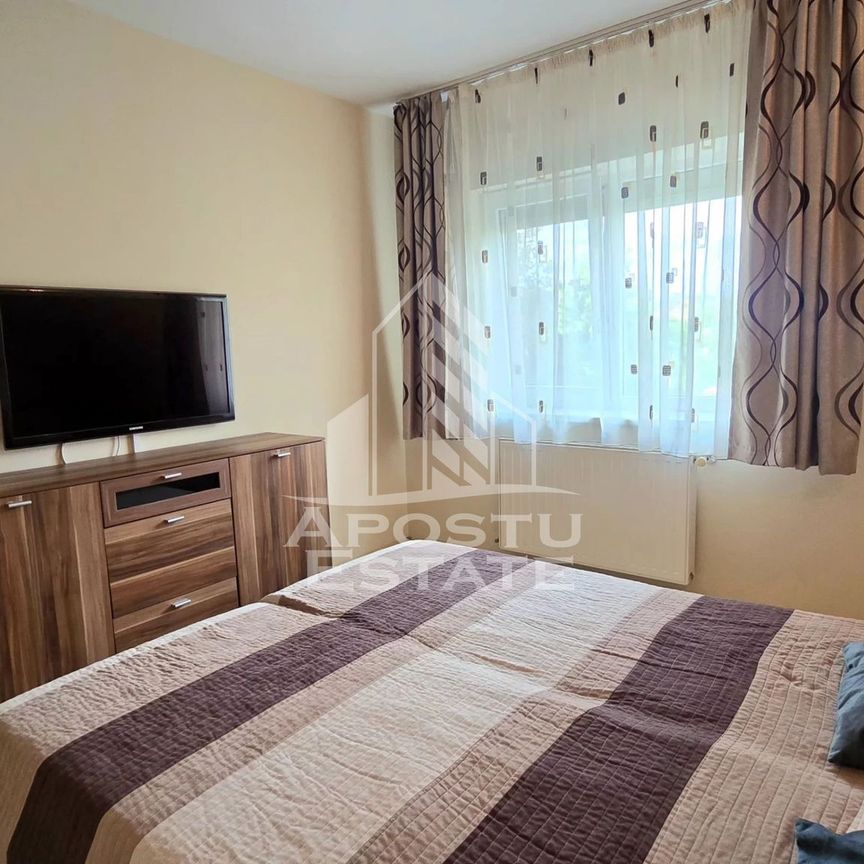 Apartament de inchiriat cu 3 camere, centrala proprie,Aradului - Fotografie 1