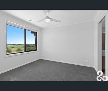 30 Quill Circuit, Kalkallo, Vic 3064 - Photo 5