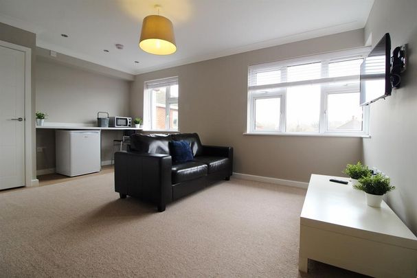 Studio to rent - Photo 1