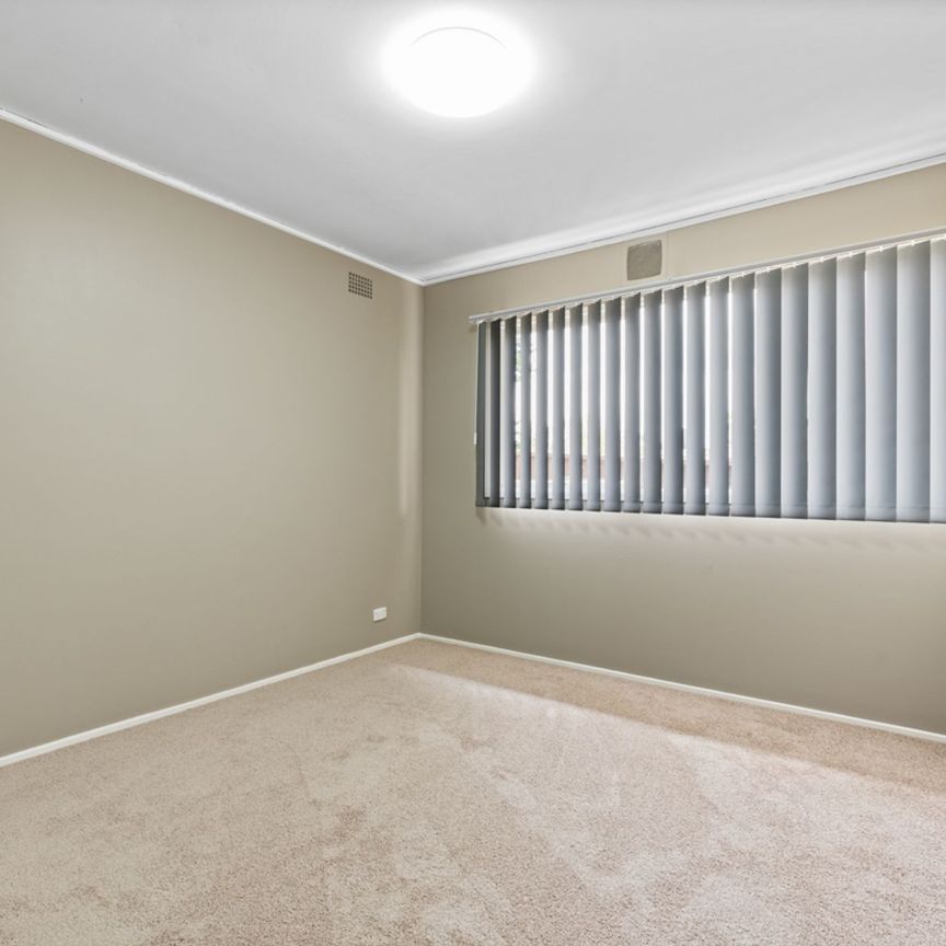 6 Lawn Avenue, 2560, Bradbury Nsw - Photo 1