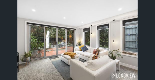 Stylish & Sophisticated Living - Photo 1