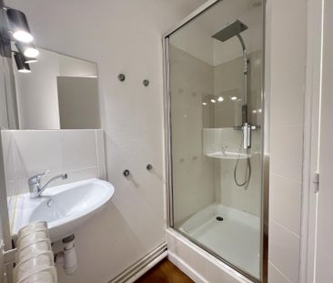 Location Appartement RENNES / Quartier CENTRE-VILLE - Photo 2