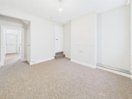 2 bedroom Terraced House to rent - Photo 3