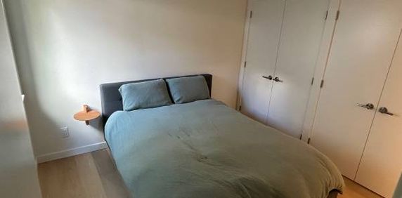 Fully furnished 1 bedroom ground level suite - Photo 2