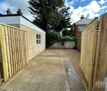 6 bedroom detached house to rent - Photo 2