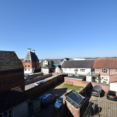 3 bedroom apartment to rent - Photo 4
