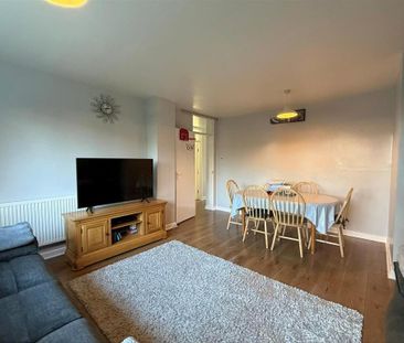 2 bedroom maisonette to rent - Photo 2