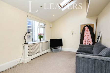 Studio to rent - Photo 2