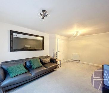 4 bedroom detached house to rent - Photo 2