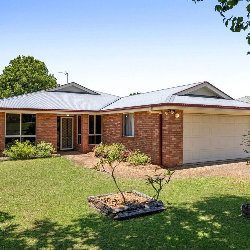 Renovated Spacious Modern Family Home in Great Location - Photo 1