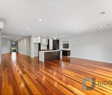 “Eloquent and Invigorating” - Photo 1