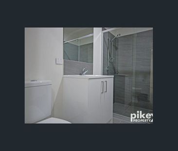 Modern 4 Bedroom Home - Photo 4