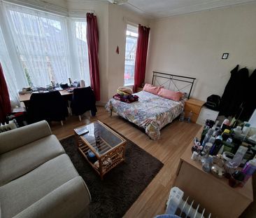 Angus Street, Cardiff - Photo 2