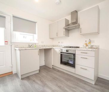 2 bedroom terraced house to rent - Photo 3