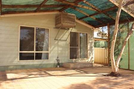 33a Bopeechee Street, Roxby Downs, SA 5725 - Photo 4