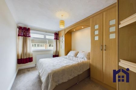 3 bedroom semi-detached house to rent - Photo 4