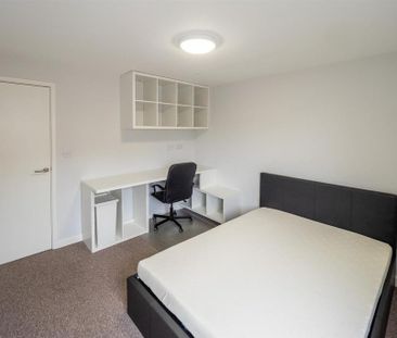 3 bedroom private hall to rent - Photo 3