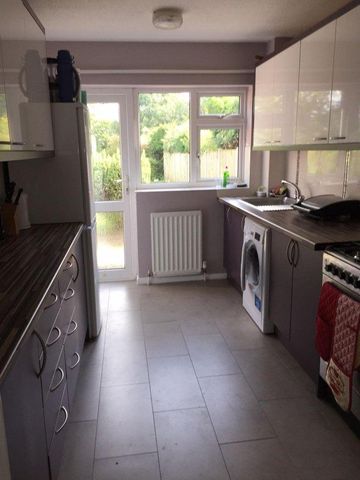 4 bedroom house share to rent - Photo 3