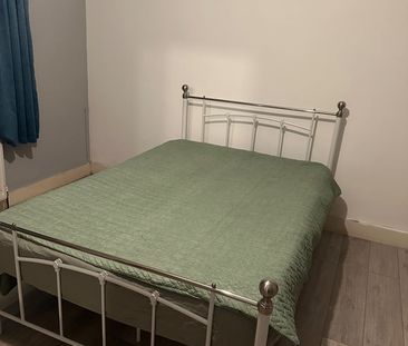 Room in a Shared House, Ilford, IG4 - Photo 1