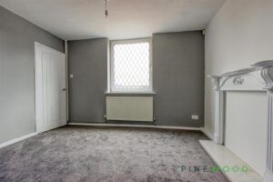 3 BEDROOM House - Semi-Detached - Photo 3