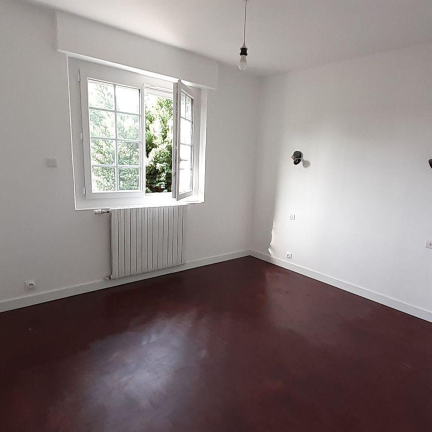 Pour visiter, appeler le 02.23.55.91.17 A VAL D 'IZE, cette maison individuelle en campagne co... - Photo 1