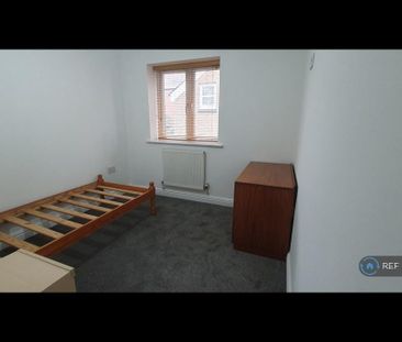 3 bedroom maisonette to rent - Photo 2