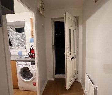 2 bedroom end of terrace house to rent - Photo 5