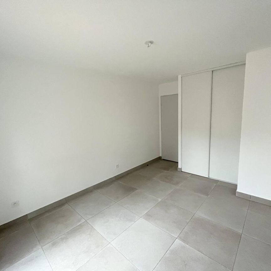 « VILLENEUVE-LES-AVIGNON - APPARTEMENT T2 45.17M² AVEC TERRASSE » - Photo 1