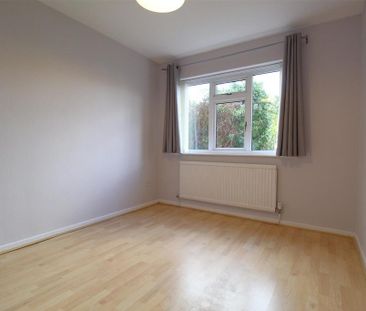 3 bedroom link detached house to rent - Photo 5