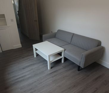 2 Strathnairn Street, Roath, Cardiff, CF24 3JN - Photo 2