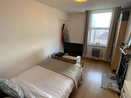 Cromer Street, Burton Stone Lane - P1932 - Photo 4