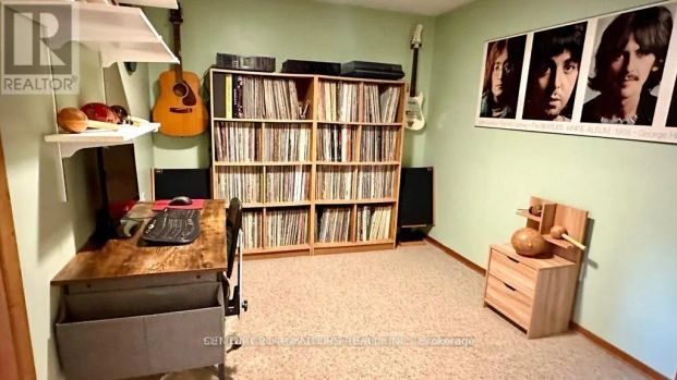 404 TRENT STREET W - Photo 1