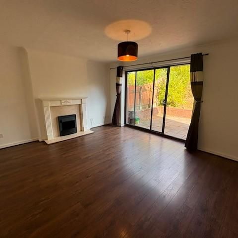 4 bedroom property to rent - Photo 1