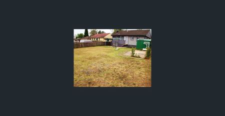 Family home in Great Location with Huge Yard - Photo 3