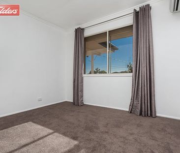 Modern and Spacious Marvel - Photo 4