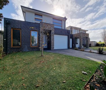 Boutique Large Townhouse - Photo 5