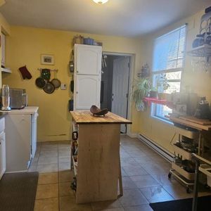 Spacious 3-Bedroom Apartment – 2-Min Walk to Beaudry Metro - Photo 2