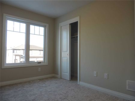 For Lease - 4266 Shuttleworth Drive, Niagara Falls, Ontario - Photo 2