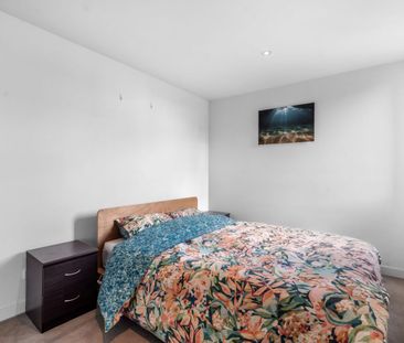 Executive Lifestyle Awaits: Furnished Boutique Apartment - Photo 5