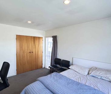 Easy Care 3 Bedroom Home - Photo 2